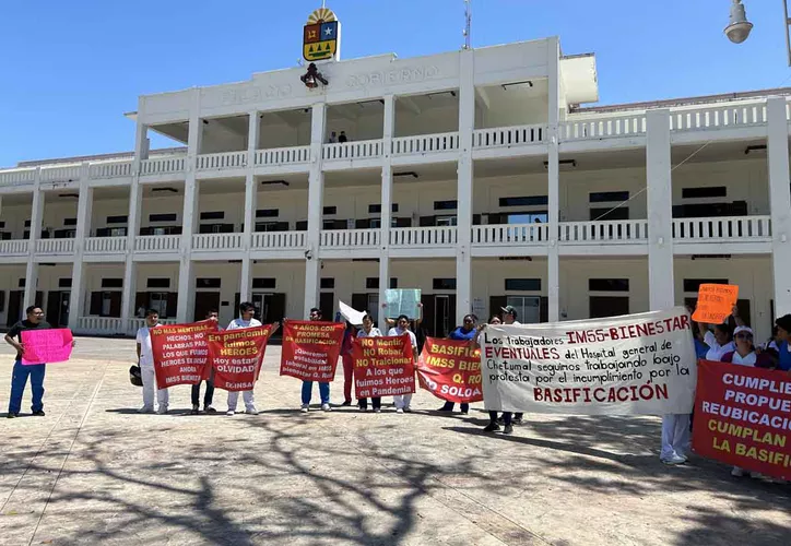 Trabajadores del IMSS-Bienestar exigen basificación en Chetumal